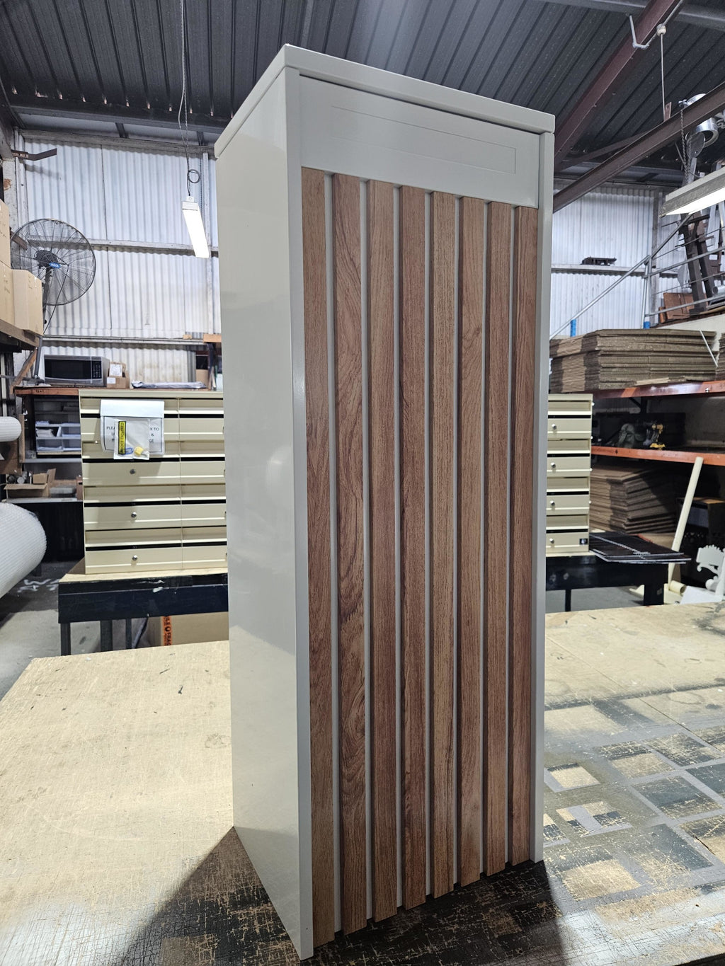 Currawon Parcel Box